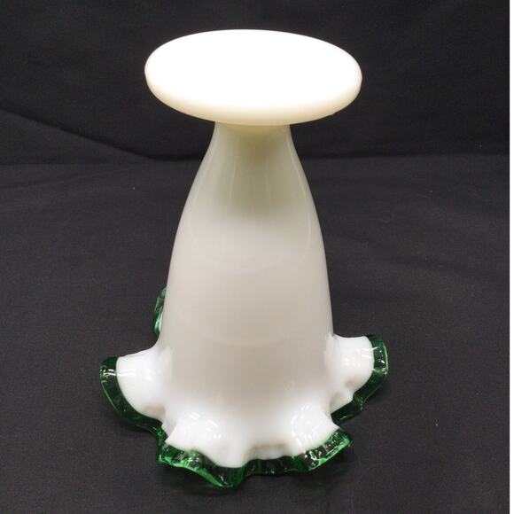 Vintage Discontinued Fenton Emerald Crest 6in Double Crimped Vase - Picture 8 of 10